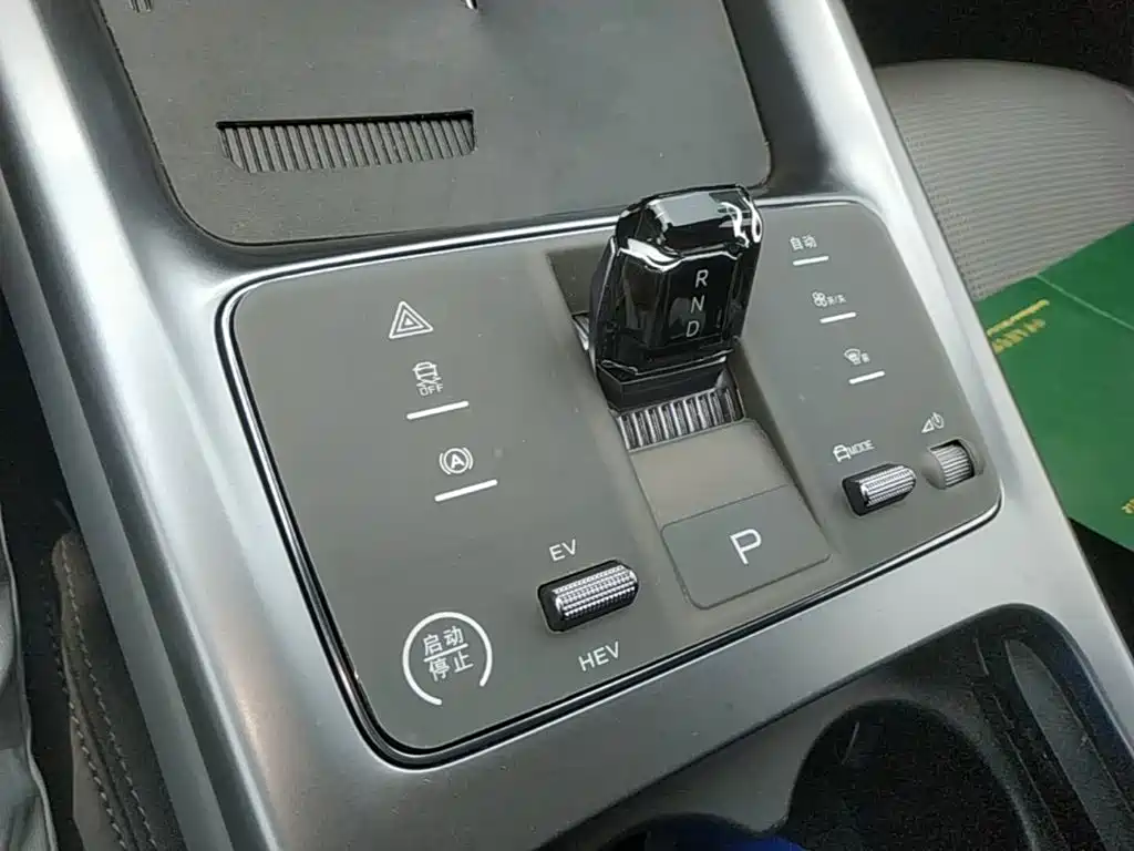 BYD Seal 07 DM-i 2025 — фото 14