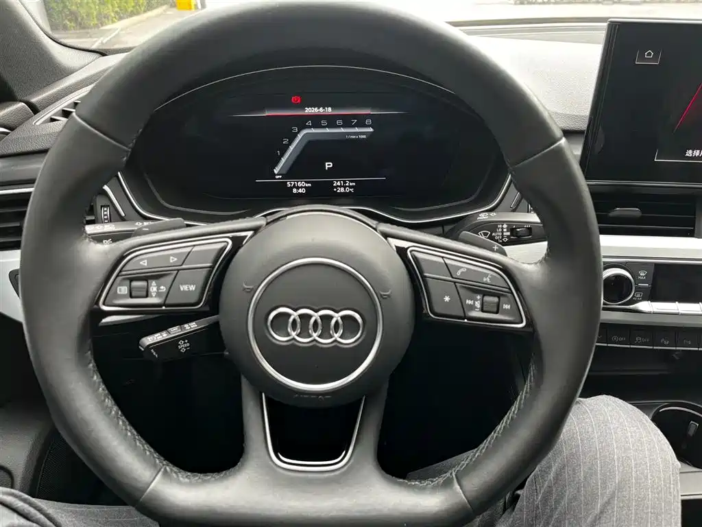 Audi A4L 2022 — фото 13