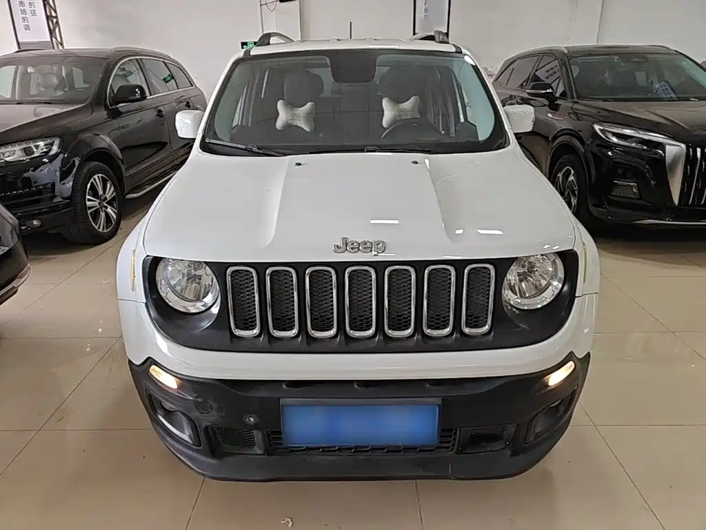 Jeep Renegade 2016 — фото 3