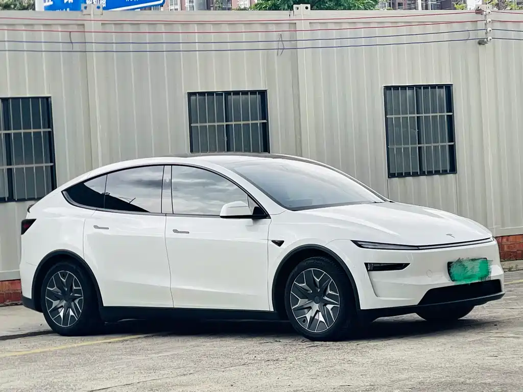 Tesla Model Y L 2025 — фото 3