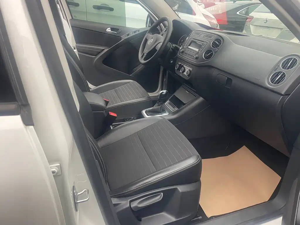 Volkswagen Tiguan 2018 — фото 11
