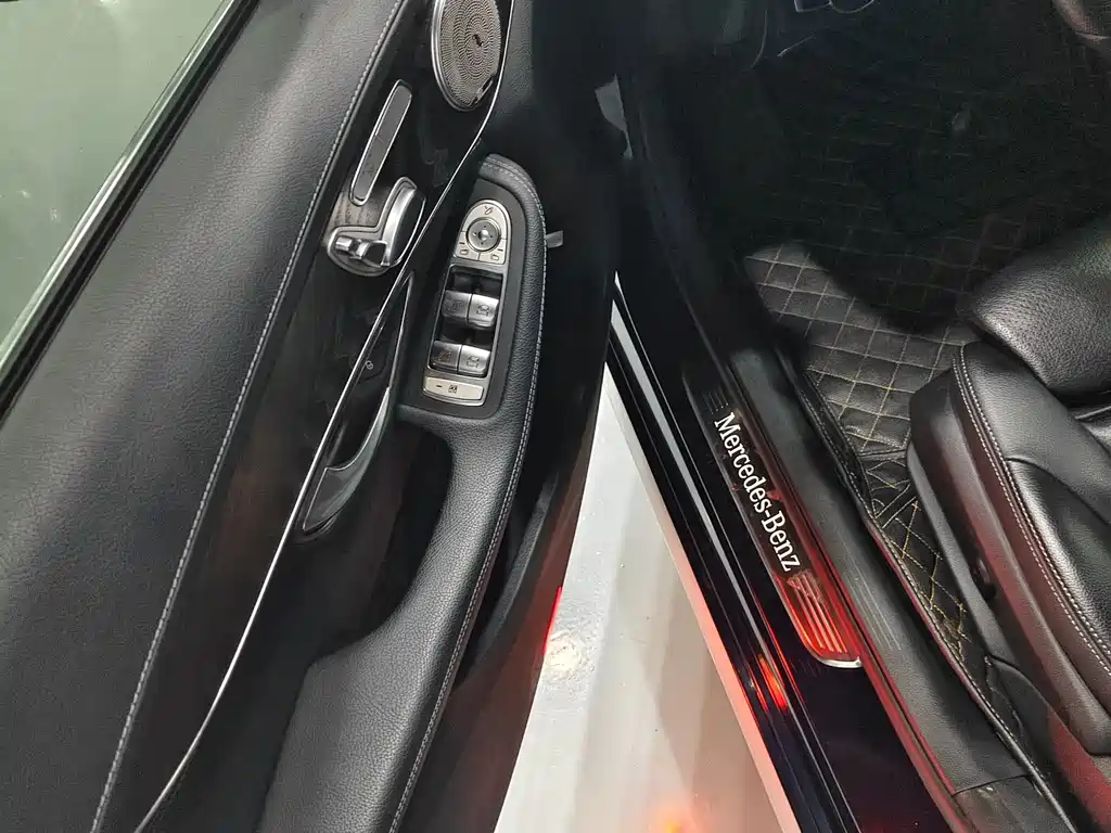 Mercedes-Benz C-Class 2018 — фото 4