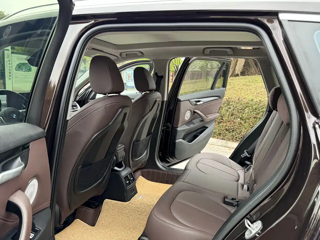 BMW X1 2022 — фото 14