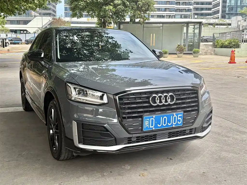 Audi Q2L 2020 — фото 3