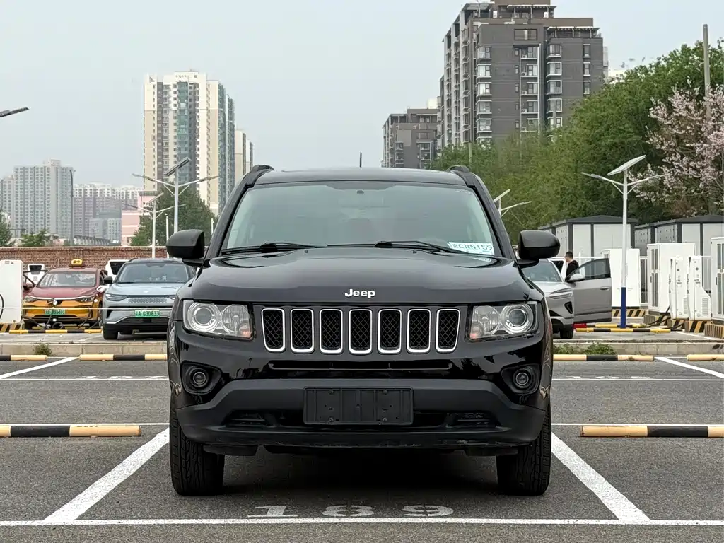 Jeep Compass 2013 — фото 2