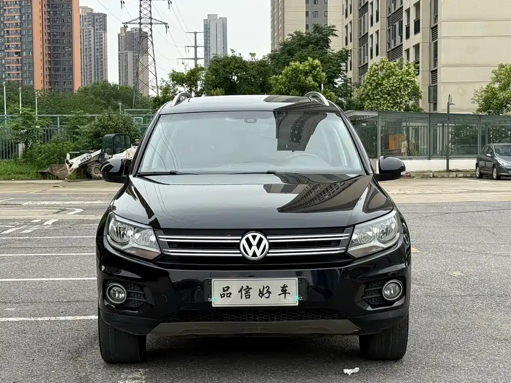 Volkswagen Tiguan 2013 — фото 2