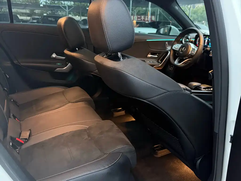 Mercedes-Benz A-Class 2020 — фото 12
