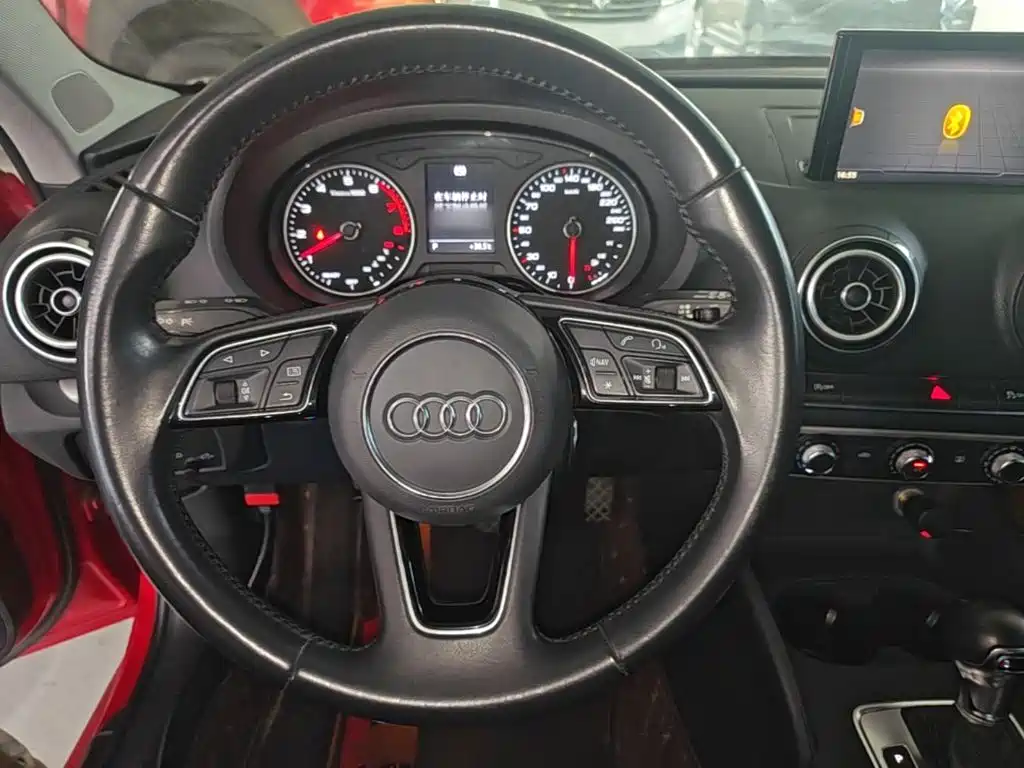 Audi A3 2018 — фото 11