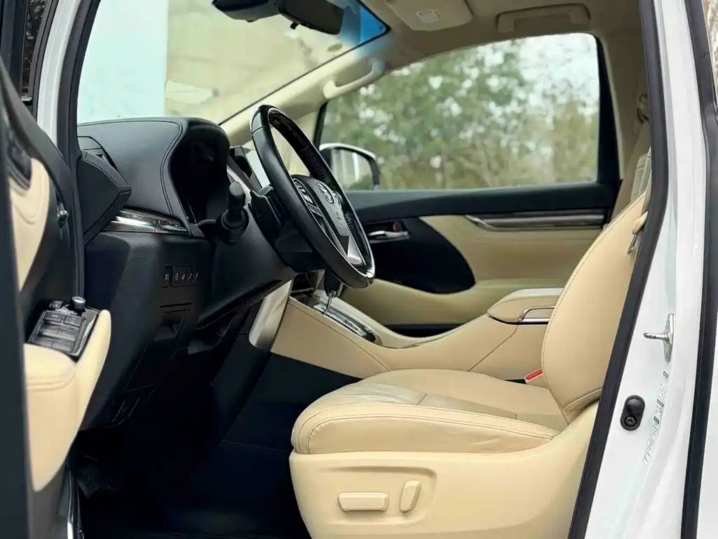 Toyota Vellfire 2023 — фото 4