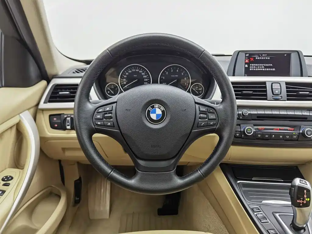 BMW 3 Series 2015 — фото 11
