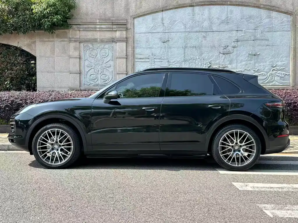 Porsche Cayenne 2018 — фото 3