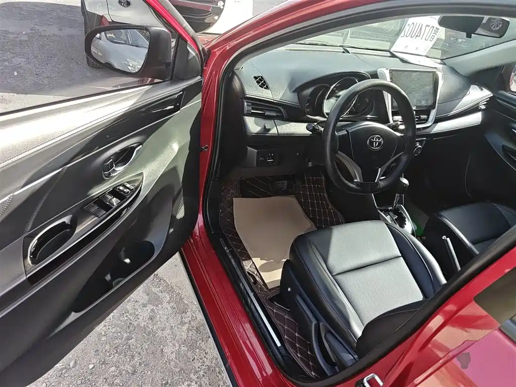 Toyota Yaris L 2020 — фото 12