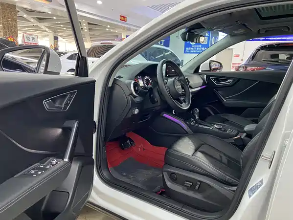 Audi Q2L 2023