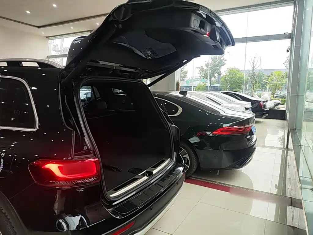 Mercedes-Benz GLB 2023 — фото 19