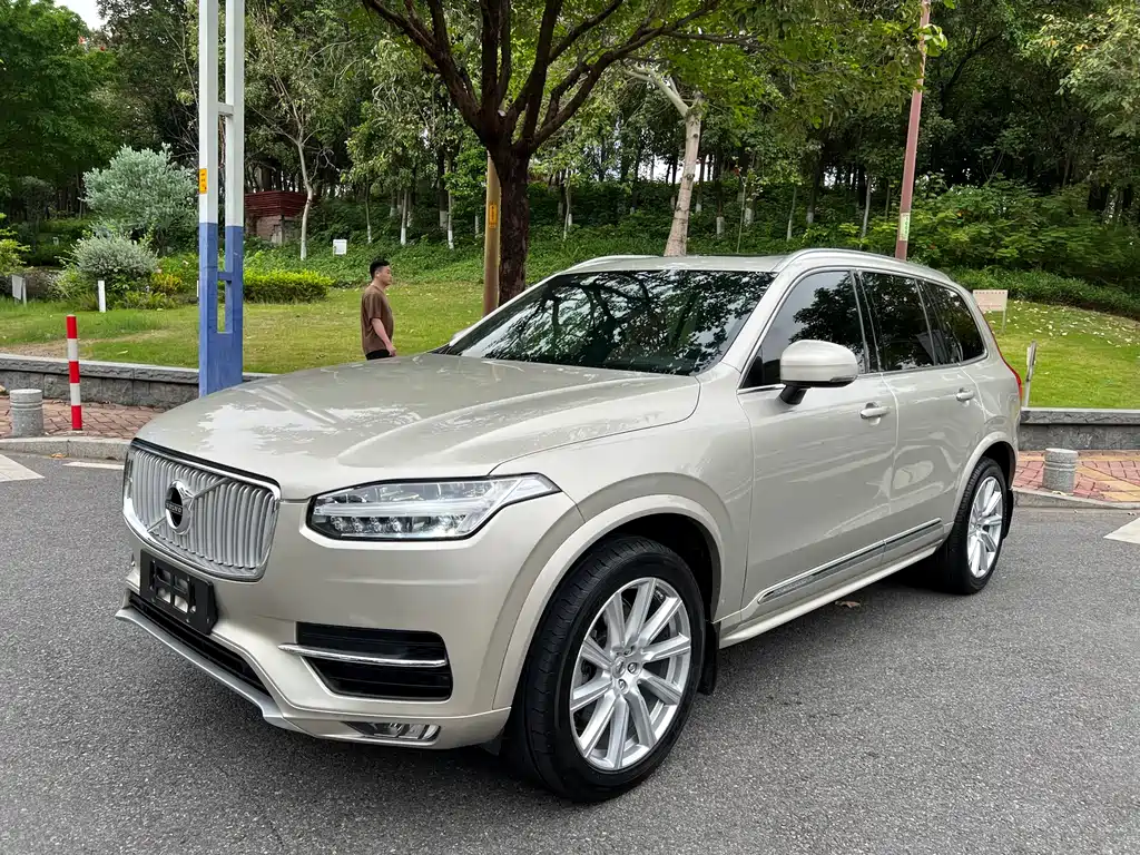 Volvo XC90 2019 — фото 1