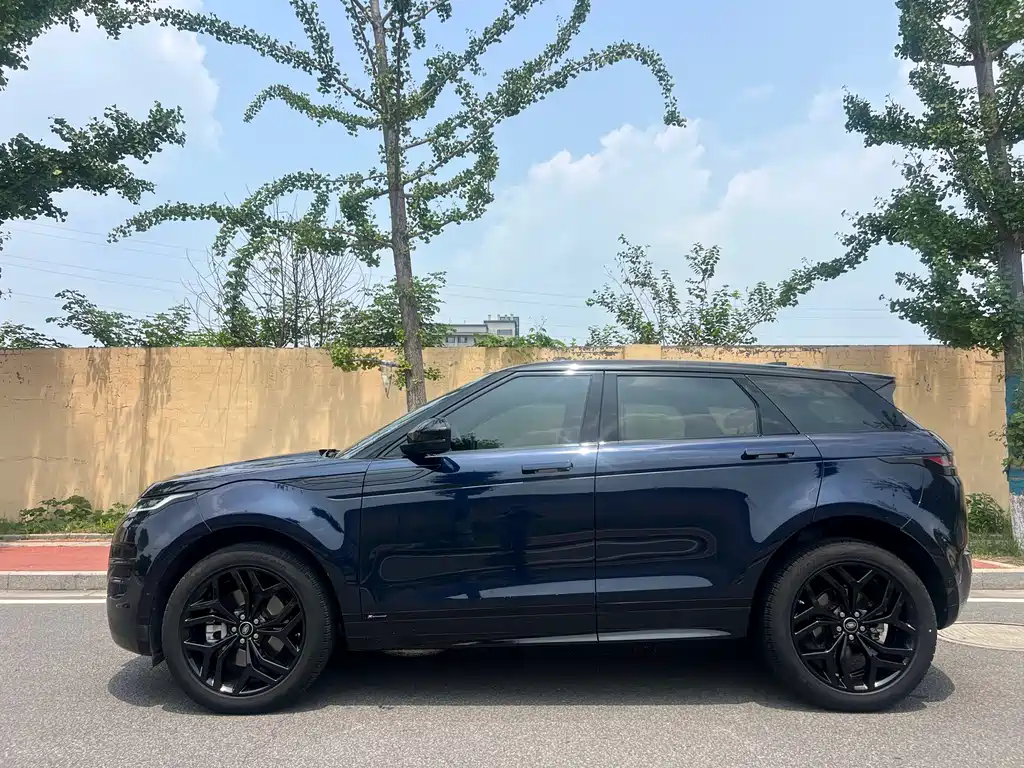 Land Rover Evoque 2021