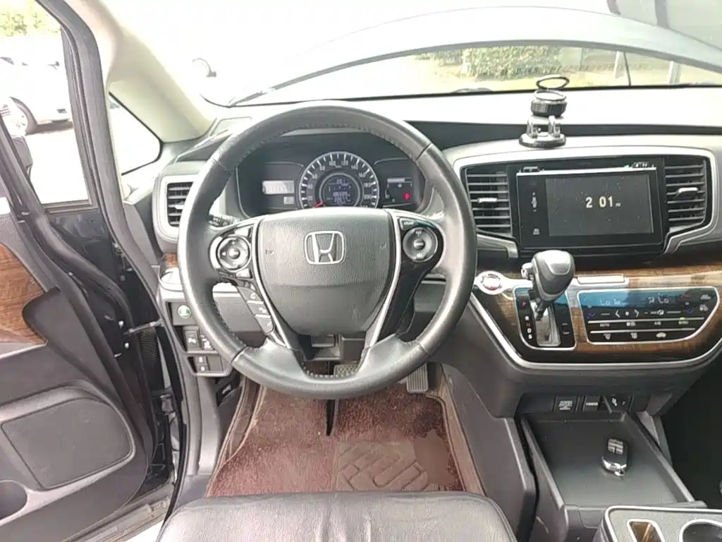 Honda Odyssey 2017 — фото 11