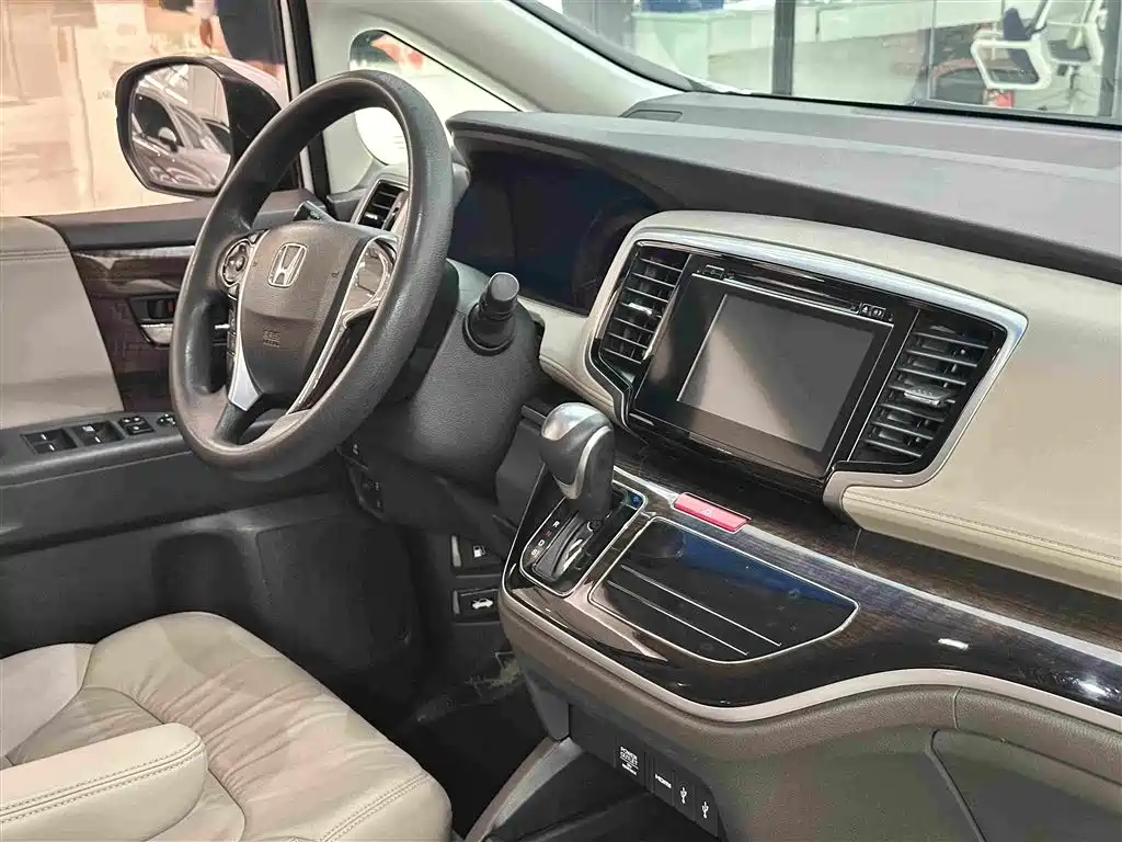 Honda Odyssey 2017 — фото 21