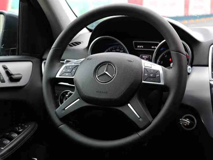 Mercedes-Benz M-Class 2014 — фото 13
