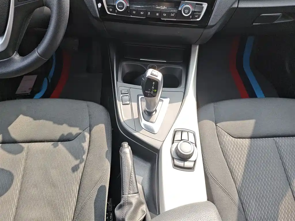 BMW 1 Series 2016 — фото 10