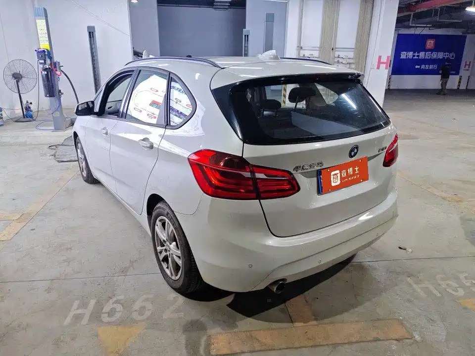 BMW 2 Series Active Tourer 2018 — фото 8