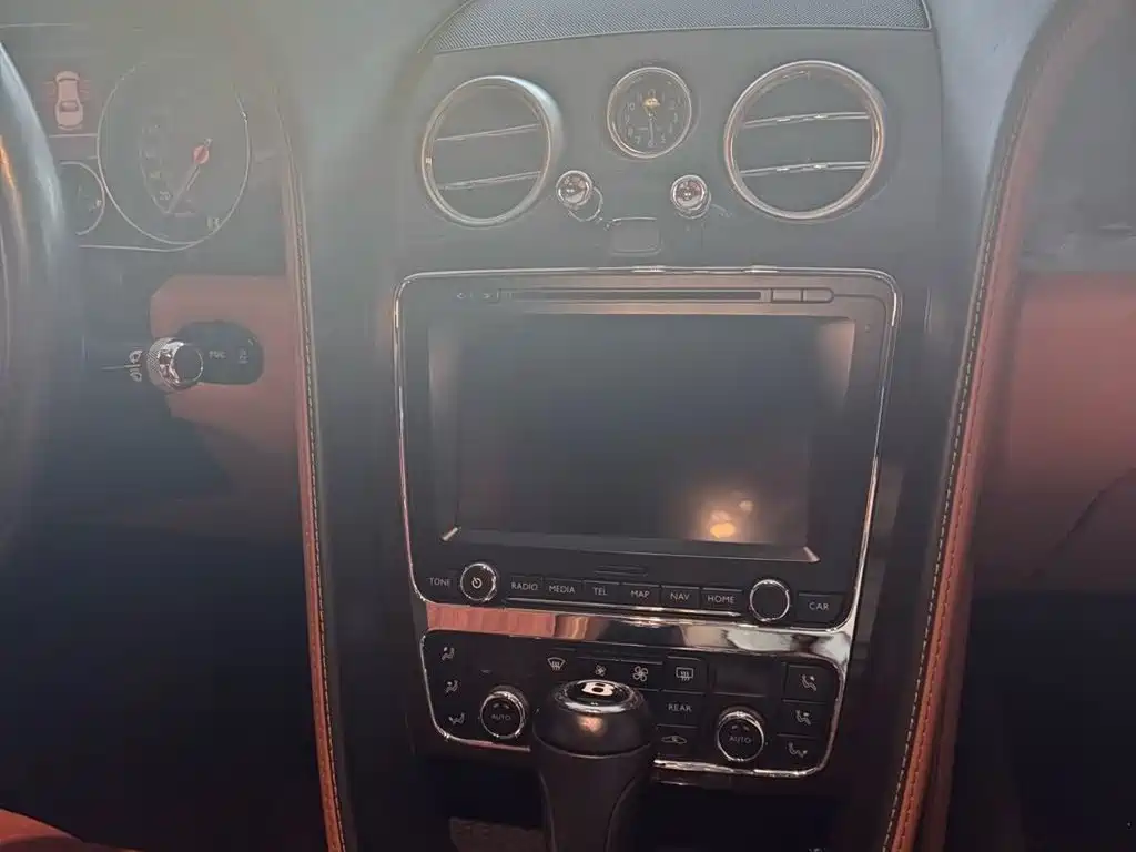 Bentley Flying Spur 2014 — фото 14