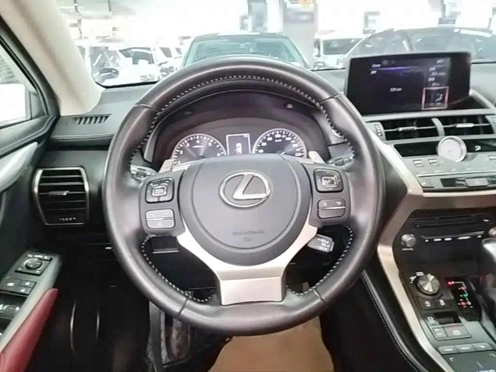 Lexus NX 2020 — фото 5