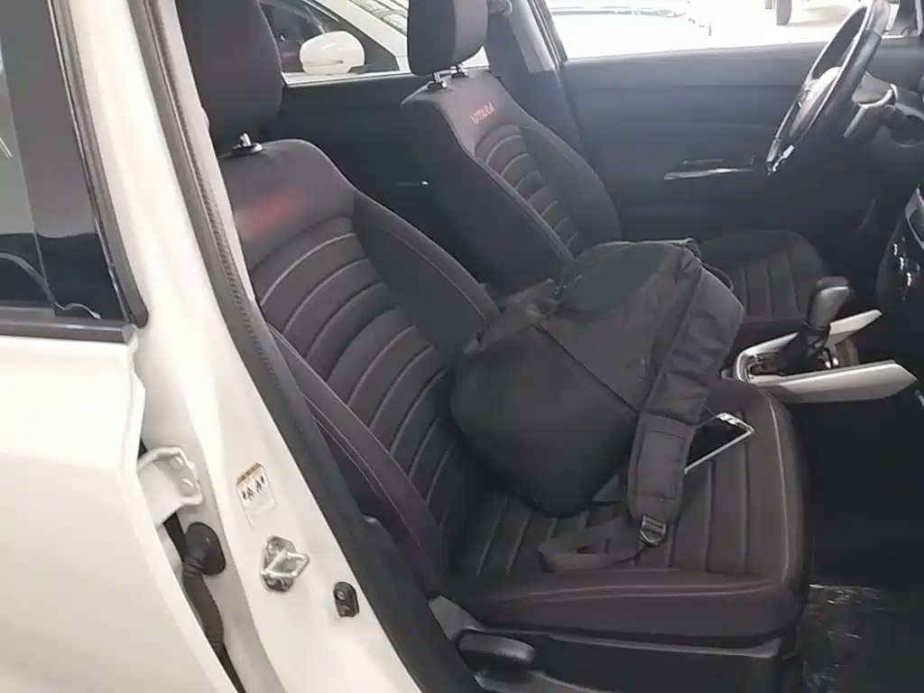Suzuki Vitara 2017 — фото 25