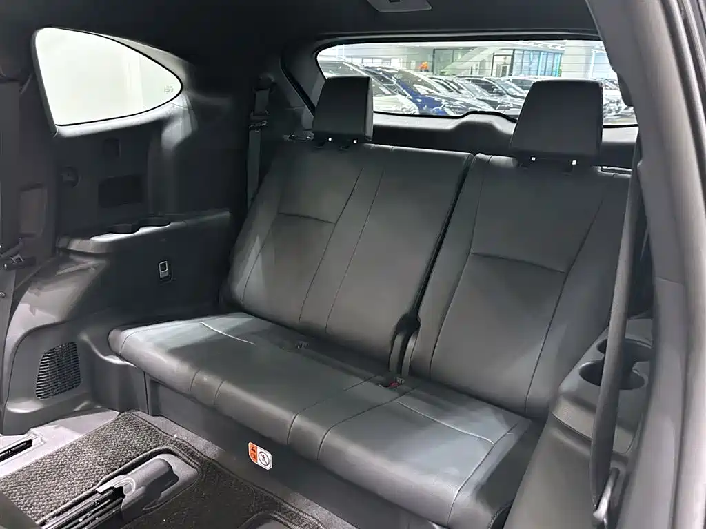 Toyota Crown Kluger 2024 — фото 10