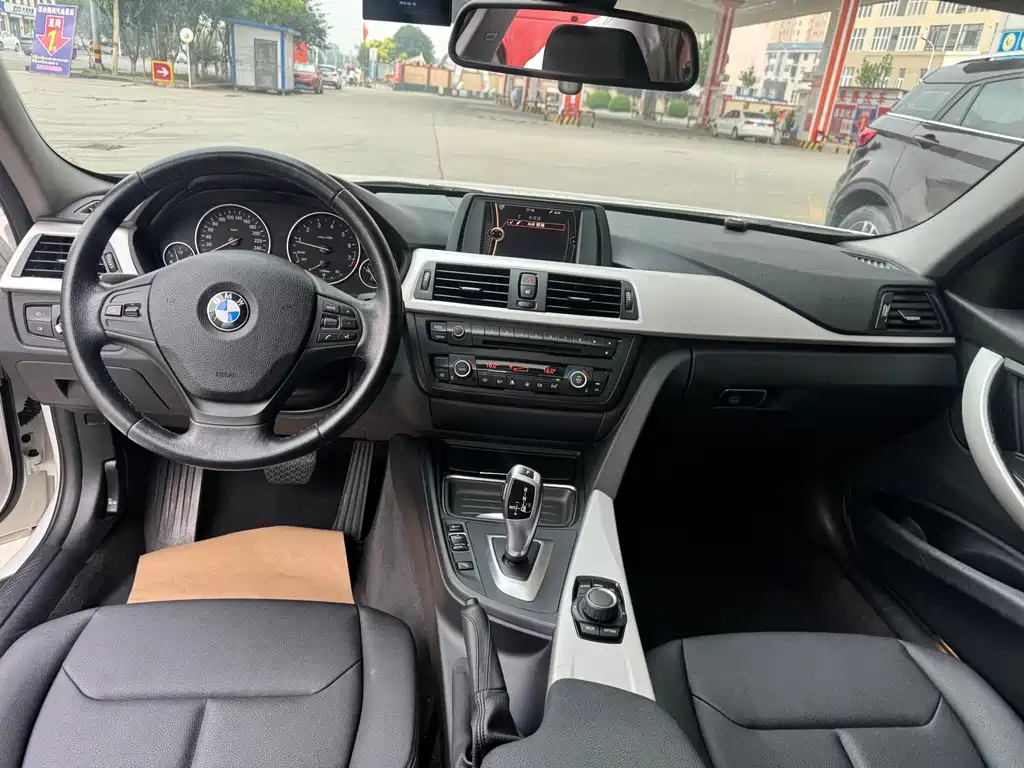 BMW 3 Series 2013 — фото 14