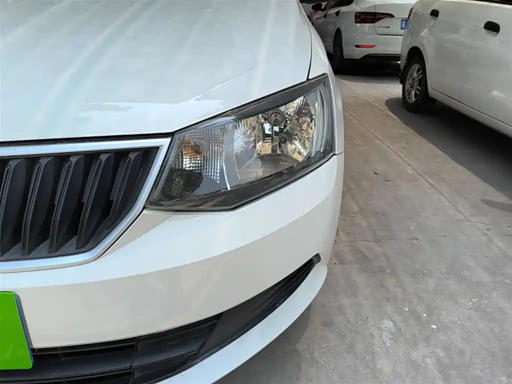 Skoda Fabia 2017 — фото 24