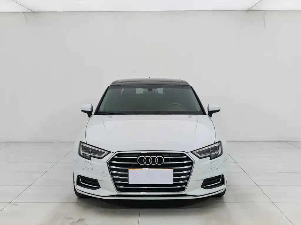 Audi A3 2019 — фото 2
