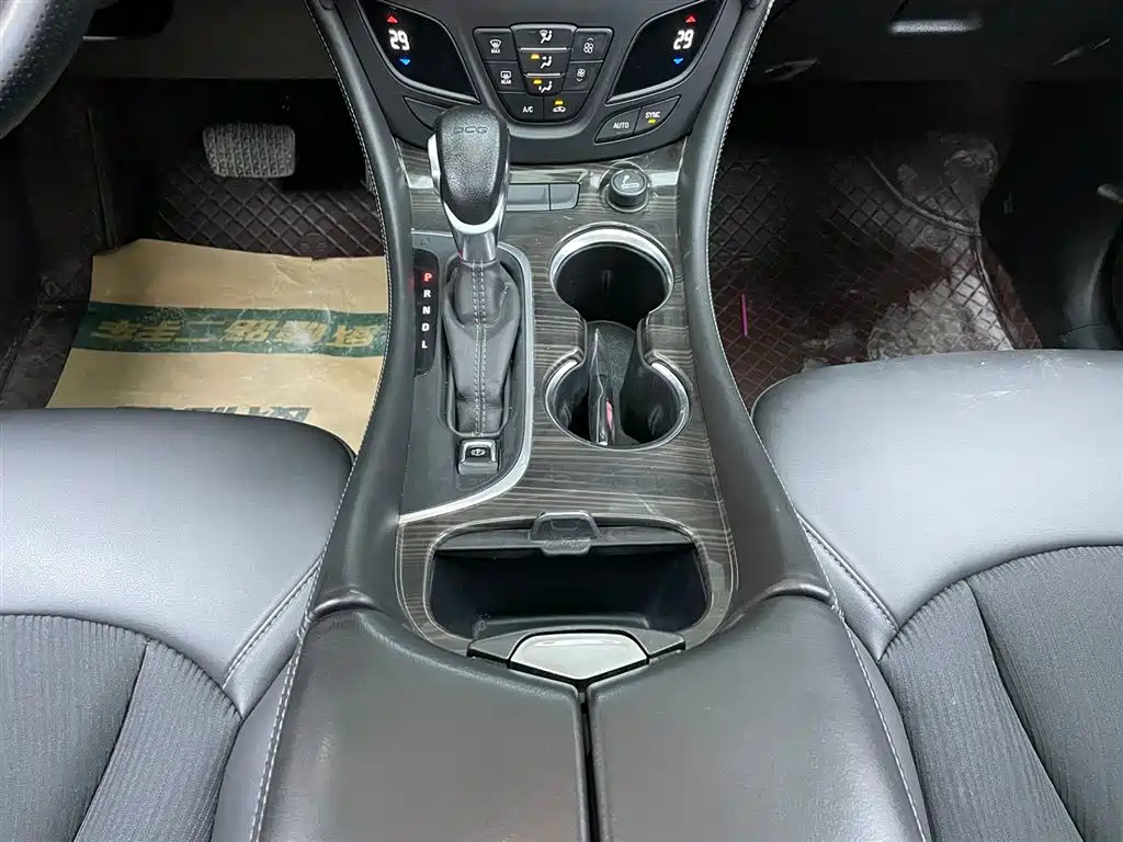 Buick Envision Plus 2018 — фото 25