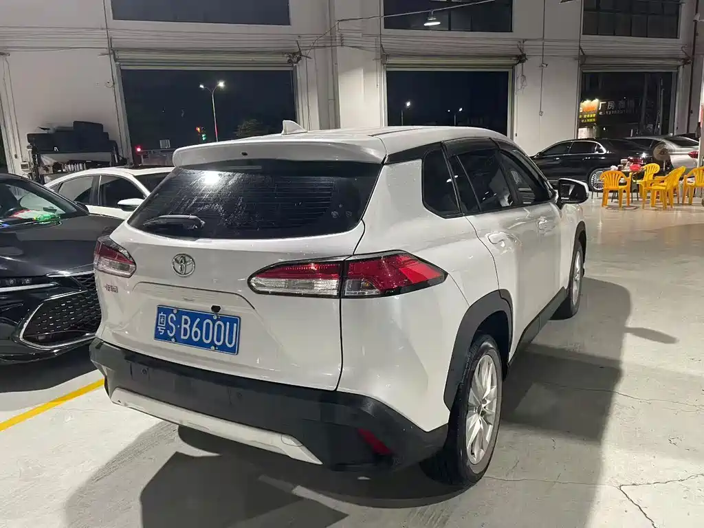 Toyota Corolla Cross 2023 — фото 4