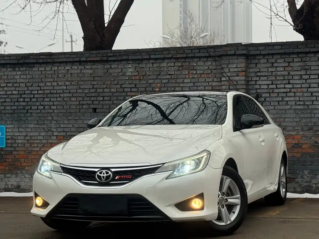 Toyota Reiz 2016