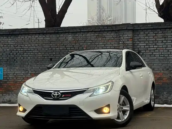 Toyota Reiz 2013