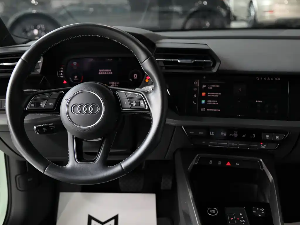 Audi A3 2023 — фото 10