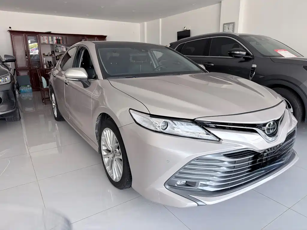 Toyota Camry 2020 — фото 3