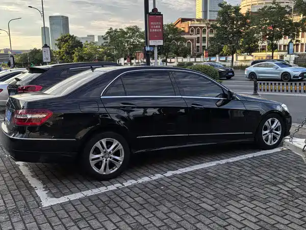 Mercedes-Benz E-Class 2010