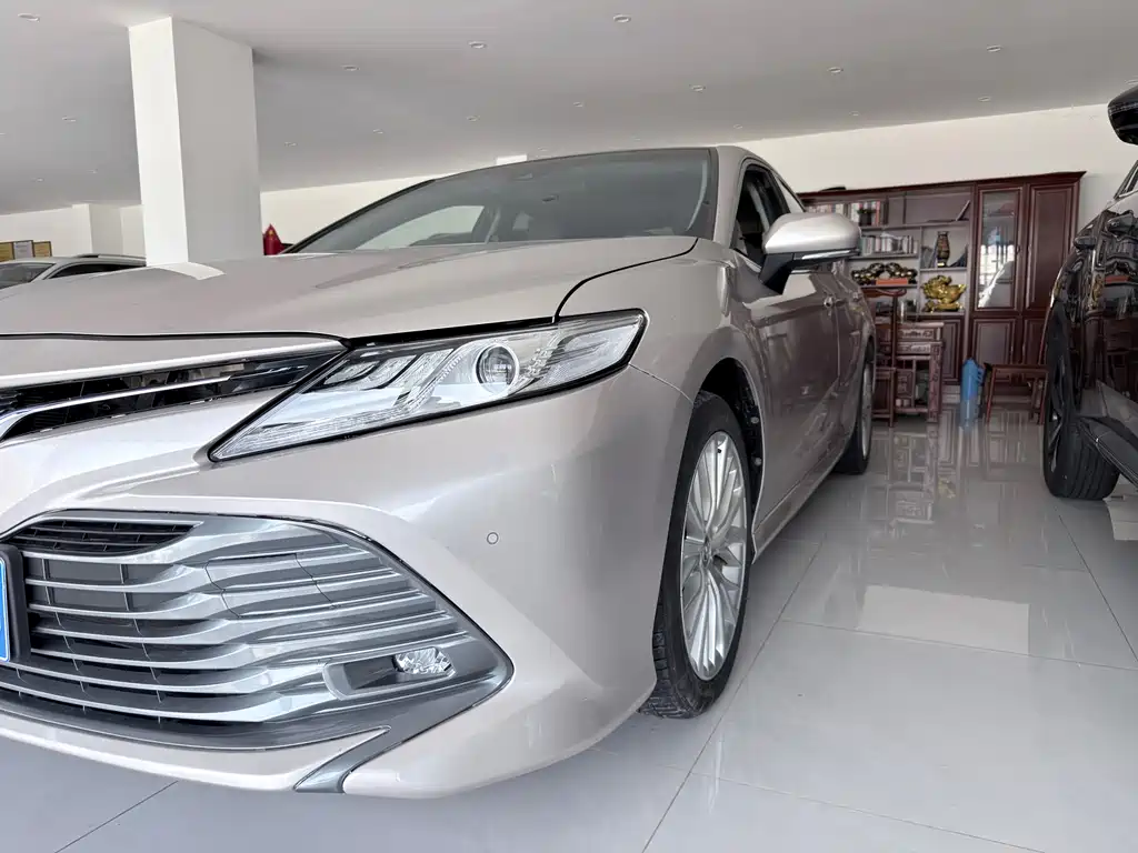 Toyota Camry 2020 — фото 12