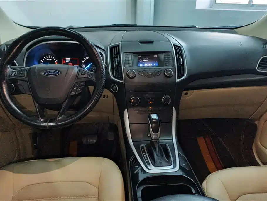 Ford Edge 2019 — фото 12