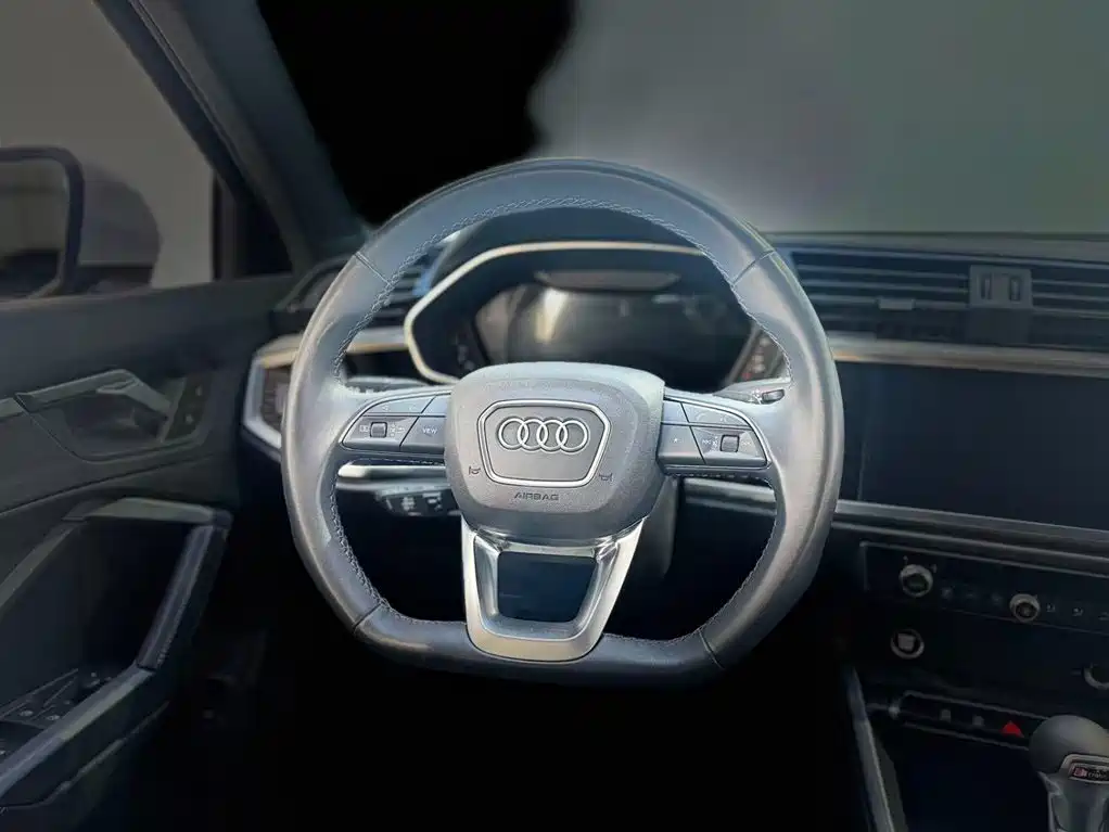 Audi Q3 2024 — фото 10