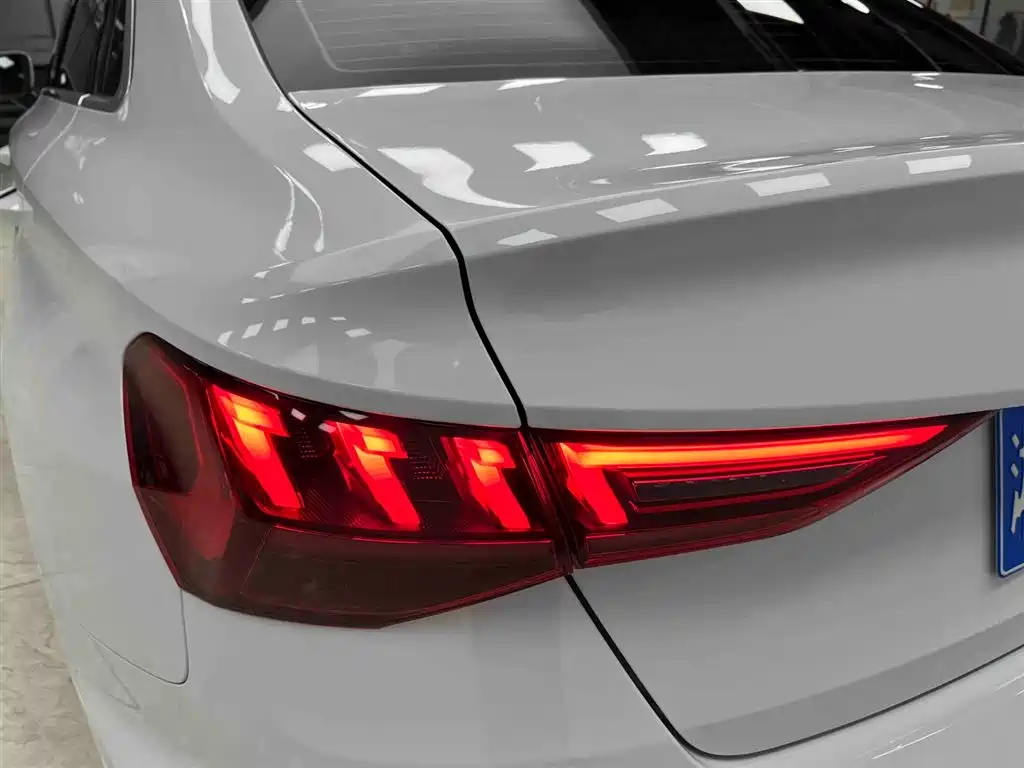 Audi A3 2023 — фото 18