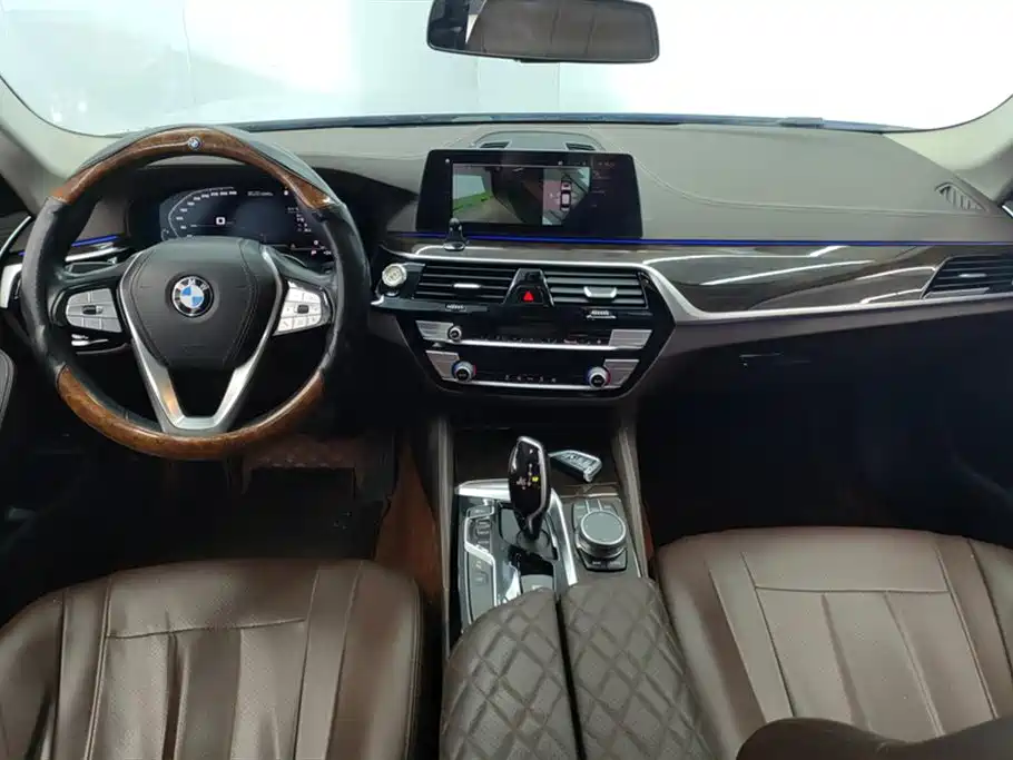 BMW 5 Series 2020 — фото 12