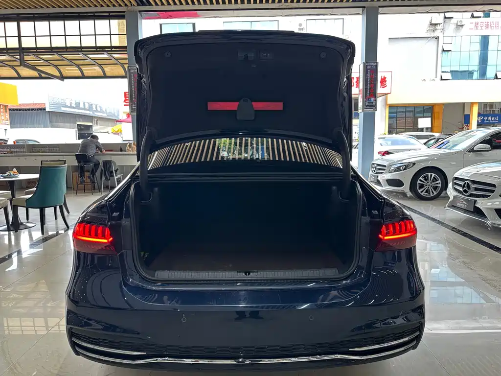 Audi A7L 2024 — фото 10