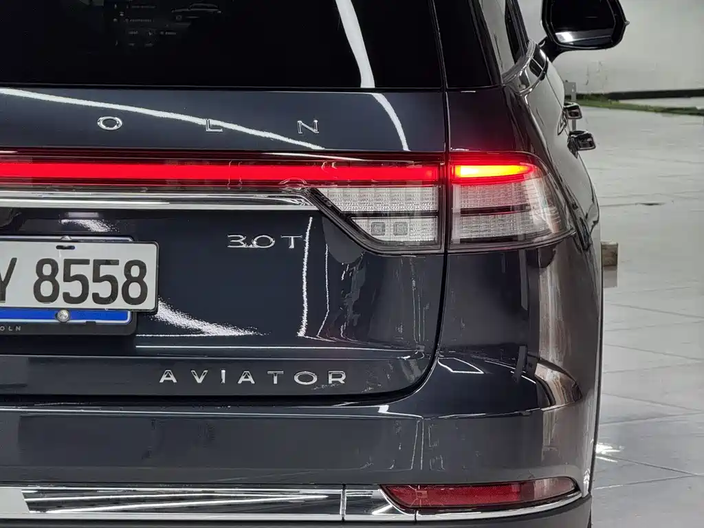 Lincoln Aviator 2023 — фото 14