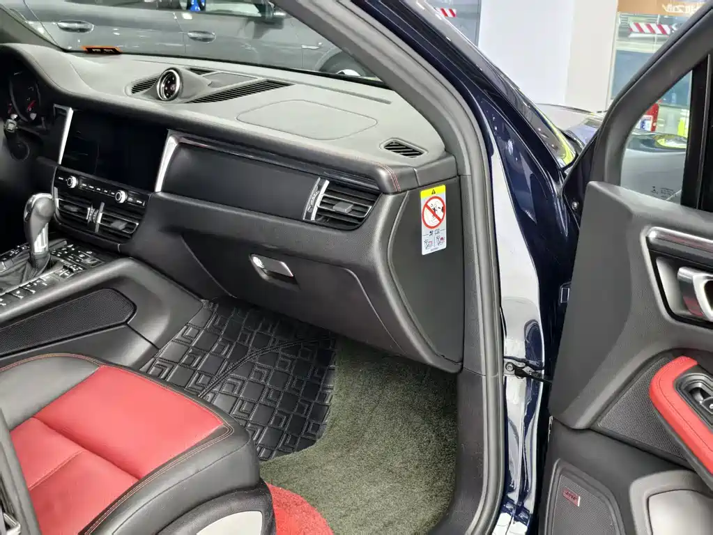 Porsche Macan 2021 — фото 12