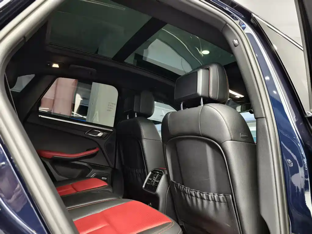 Porsche Macan 2021 — фото 11