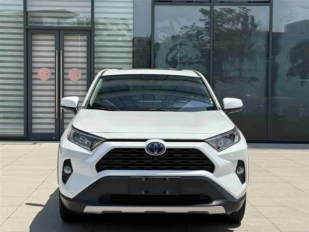 Toyota RAV4 2022 — фото 2