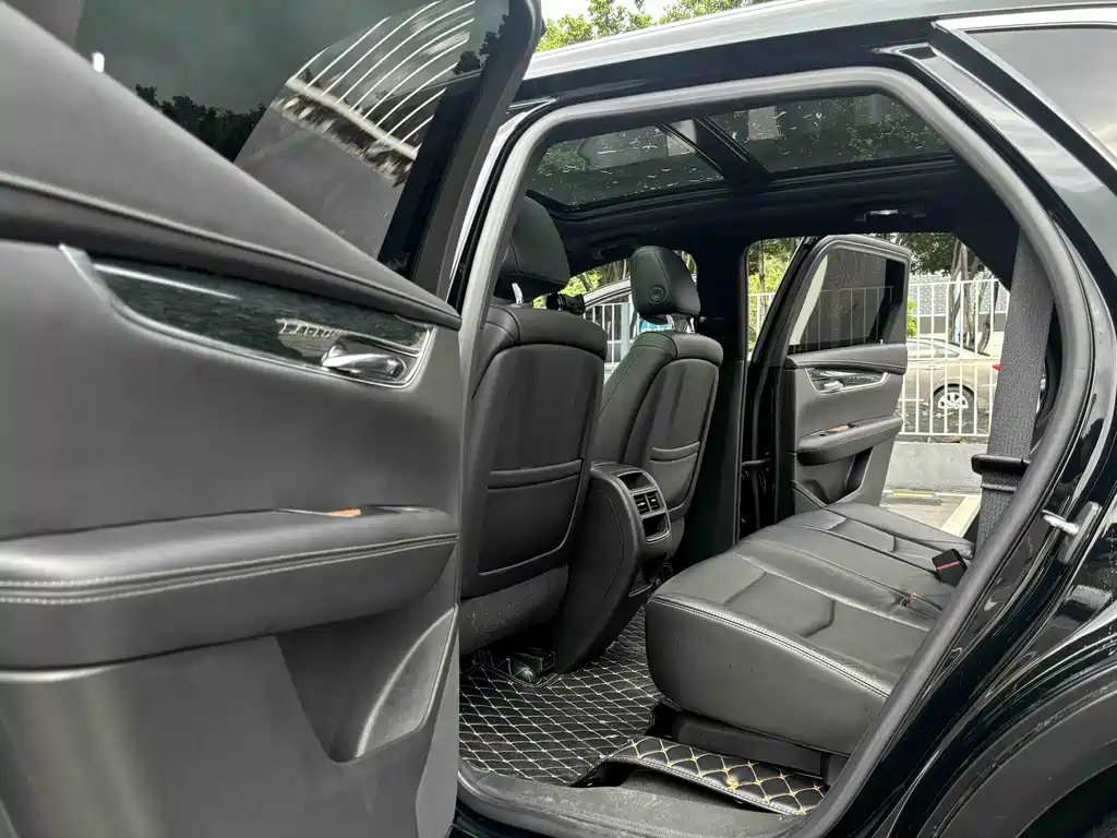Cadillac XT5 2019 — фото 10